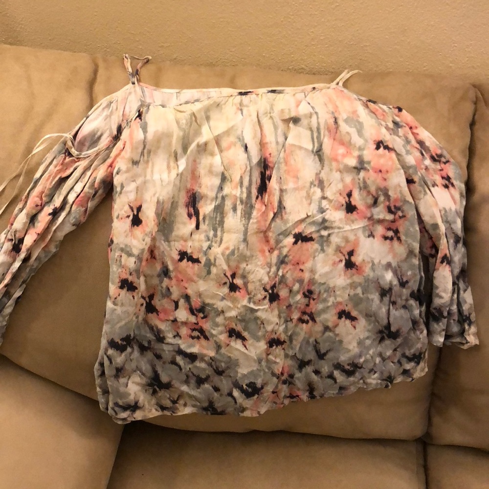 Cold shoulder top